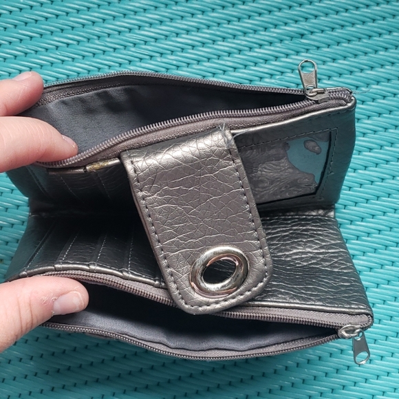 Wallet - Picture 3 of 3